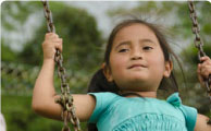 Niña jugando